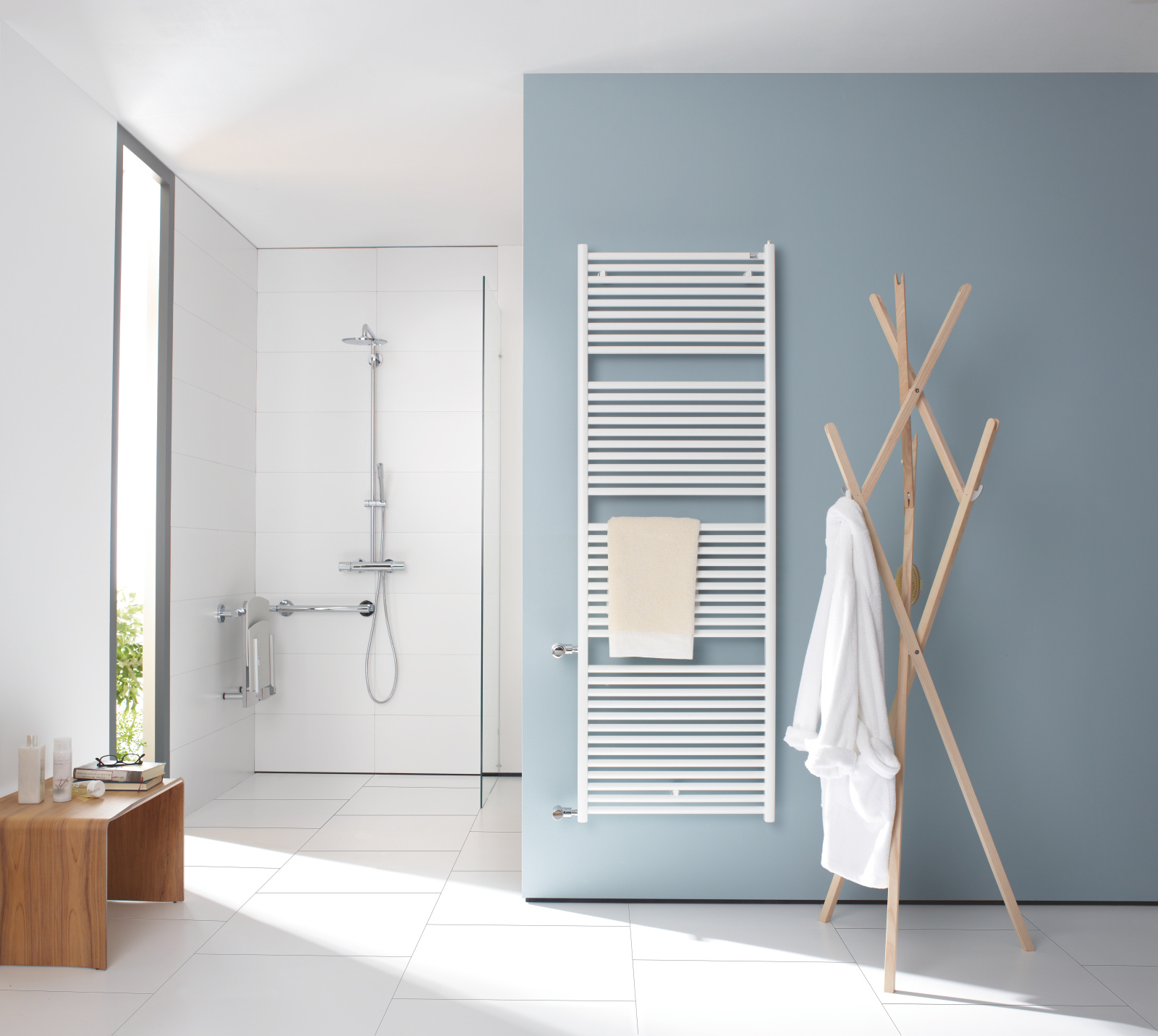 Rendering Zehnder Toga Decorative radiator Front view